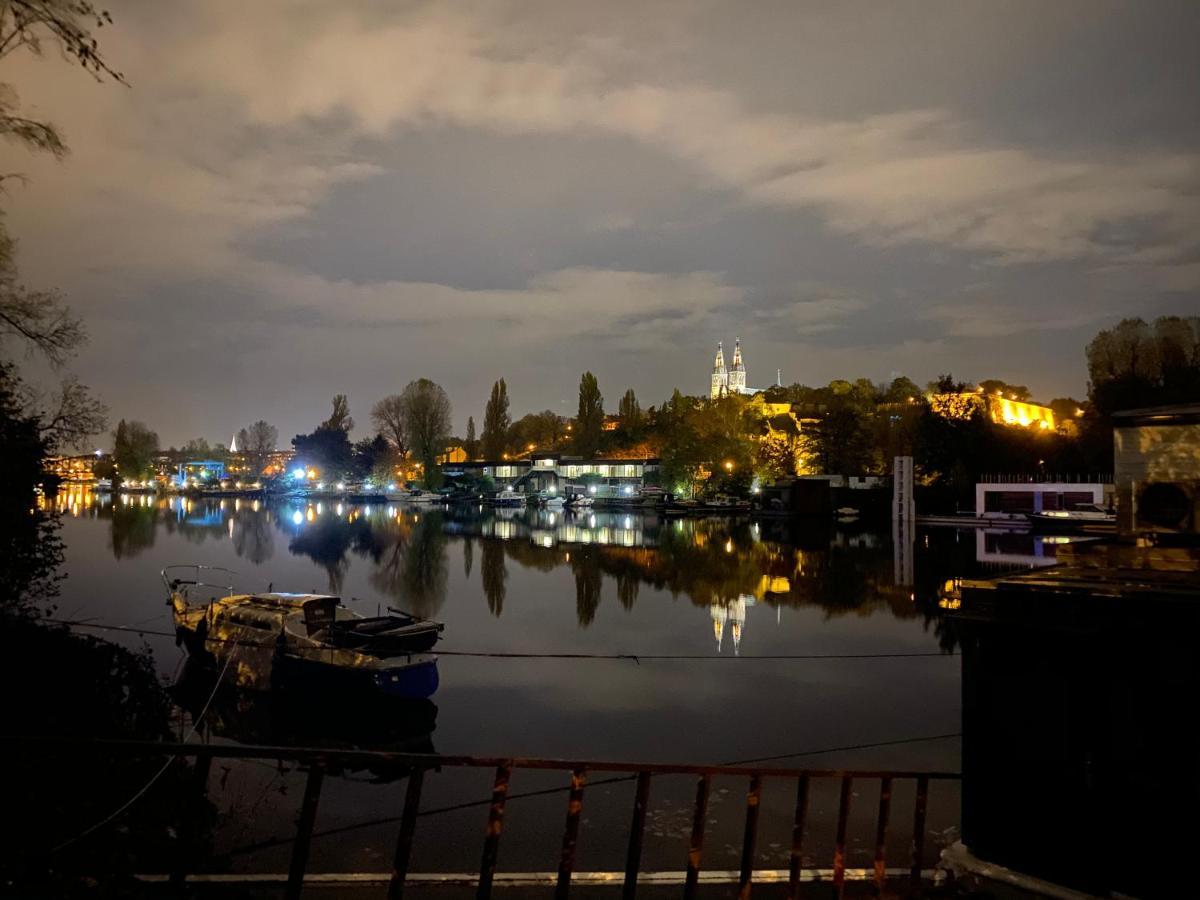 Houseboat Ginger Prague 호텔 외부 사진